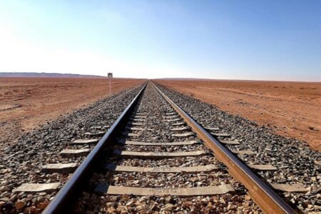 اجرای خط آهن مستقیم از عسلویه به شیراز توسعه هدفمند شبکه ریلی خواهد بود