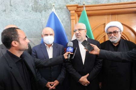 وزیر نفت وارد پایتخت انرژی ایران شد