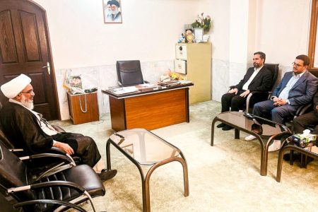 دیدار سرپرست شرکت پازارگاد با نماینده ولی فقیه در استان بوشهر