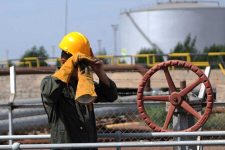 ممنوعیت اسکان کارکنان نفت،گاز و پتروشیمی در شهرهای عسلویه و نخل تقی
