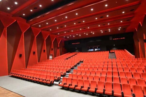 ناعدالتی صنعت در حق فرهنگ و هنر کنگان؛ بندری ثروتمند که حتی یک سالن سینما ندارد!