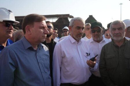 آغاز بارگیری سکوی ۲۵۰۰ تنی میدان رشادت در بوشهر